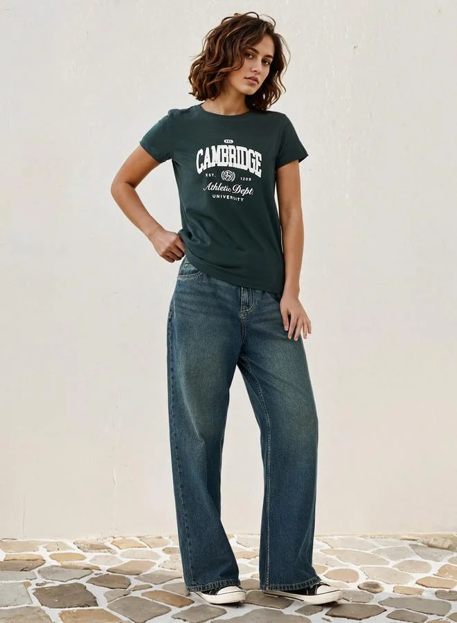 اس بي كاركترز تيشيرت كامبريدج الجامعي برسومات